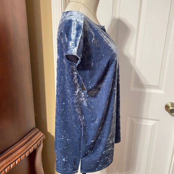 Vince Camuto Blue Velvet Blouse - Picture 2 of 8